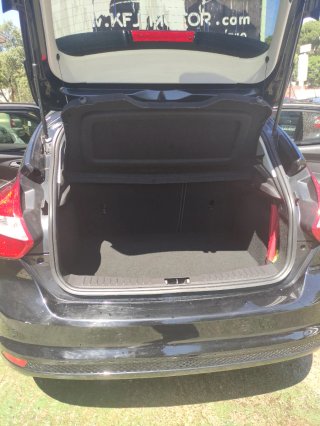 Ford Focus 2013 solo 140.000 kms