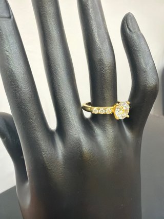 Anillo oro 18k solitario con piedras