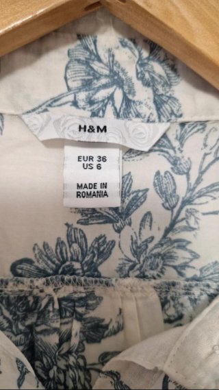 Camisa H&M floral manga corta