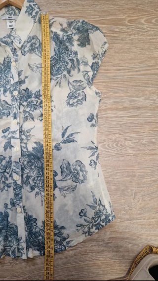 Camisa H&M floral manga corta