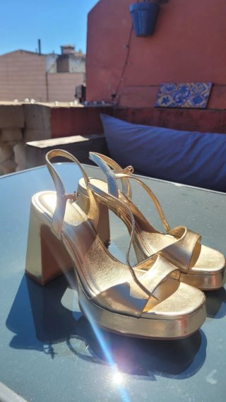 Zapatos tacón plataforma dorados