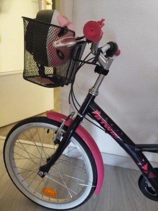 Bicicleta infantil B'Twin rosa y negra