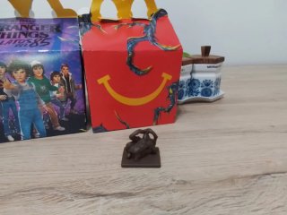 Cubo Stranger Things McDonald's-Intercambio o Vend