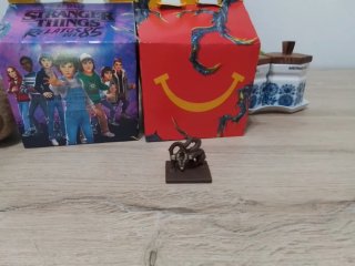 Cubo Stranger Things McDonald's-Intercambio o Vend