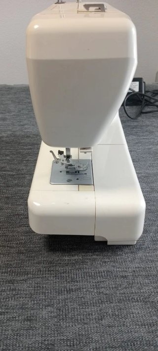 Máquina de coser Alfa