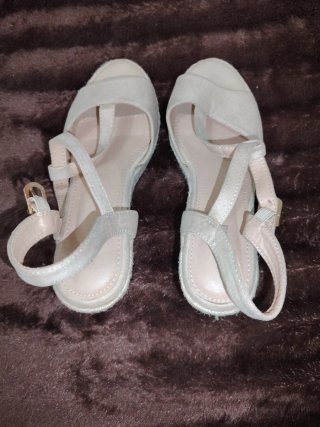 Sandalias Kianda Beige Cuña