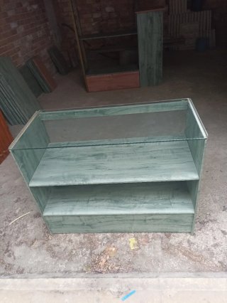 Mueble expositor cristal y madera