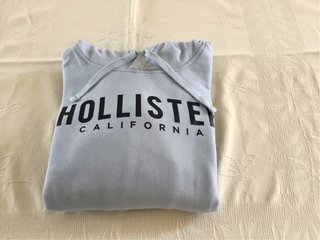 Sudadera Hollister con capucha degradada