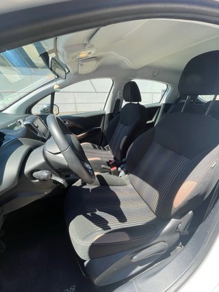 Peugeot 208 full equip 1 año de garantía