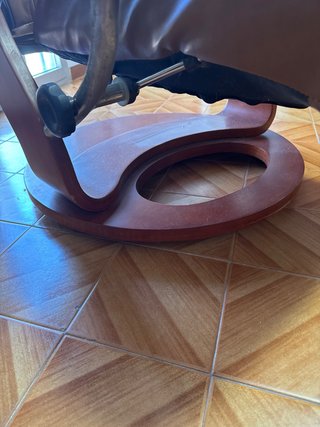 Sillón de piel marrón