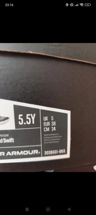 Zapatillas Under Armour Negras y Blancas