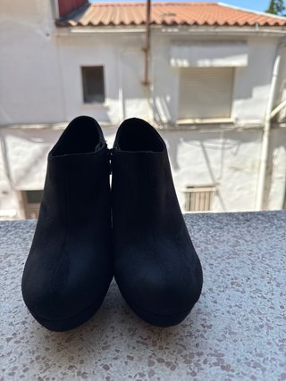 Botines negros de tacón y plataforma