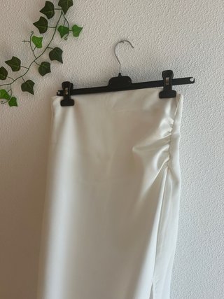 Falda larga blanca