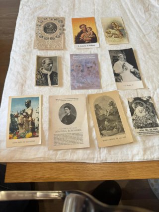 Estampas religiosas con puntilla