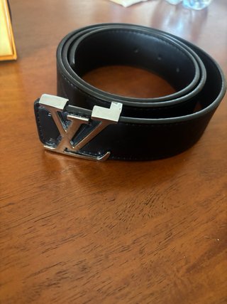 Cintura Louis Vuitton LV in pelle