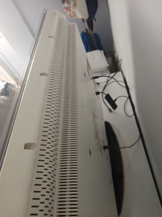 Televisor LCD Philips, 37 pulgadas.  HDMI, mando.