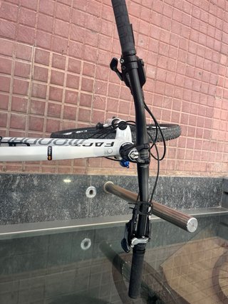 Bicicleta Mondraker Factor Blanca