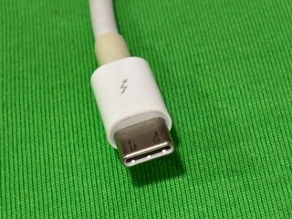 Adattatore e Cavo Thunderbolt 3 Apple Originale