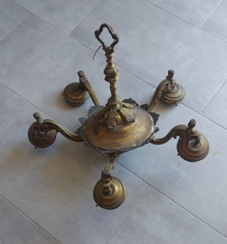 Lámpara antigua de latón