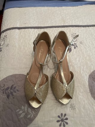 Zapatos dorados talla 40