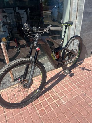 Bicicleta eléctrica Cube