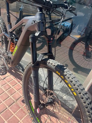 Bicicleta eléctrica Cube