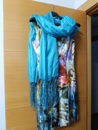 Vestido estampado floral con flor