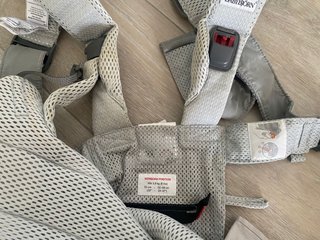 Mochila Portabebés BabyBjörn Air One Mesh Gris