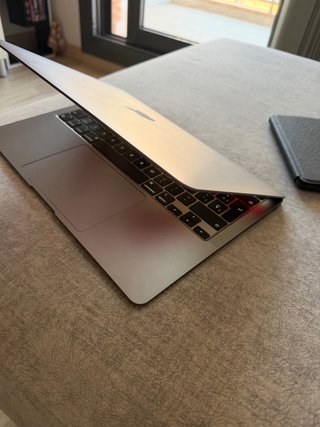 MacBook Air M1 256GB 8GB RAM Como Nuevo