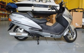 Suzuki Burgman Plata/Negra