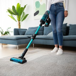 - Cecotec aspirador escoba potente sin cable