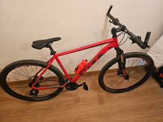 Bicicleta de Montaña Roja NTT