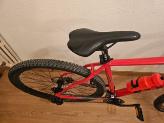 Bicicleta de Montaña Roja NTT