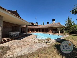 Chalet en venta en Simancas