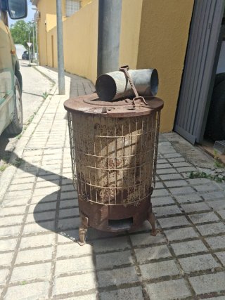 Estufa de leña metálica