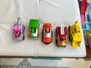 Camión Patrulla Canina + 5 Vehículos