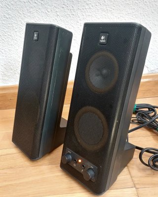 Altavoces Logitech Negros