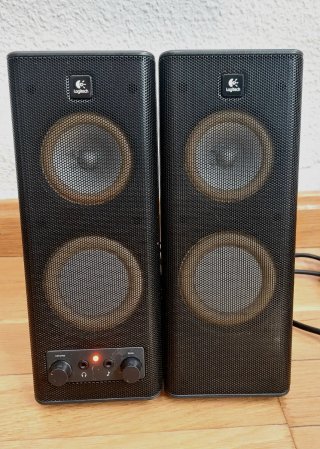 Altavoces Logitech Negros
