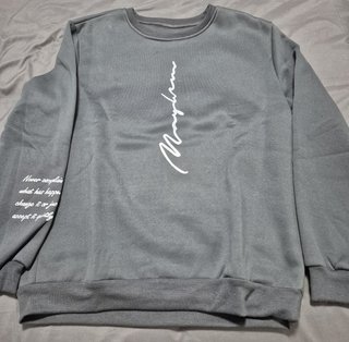 Sudadera gris con estampado