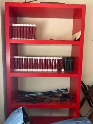 Estantería roja IKEA