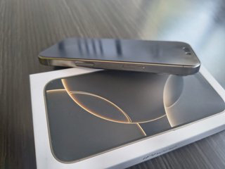 iPhone 16 Pro 128 GB Titanio Natural  98% Bat