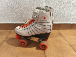 Patines Boomerang Blancos con Cordones Naranjas