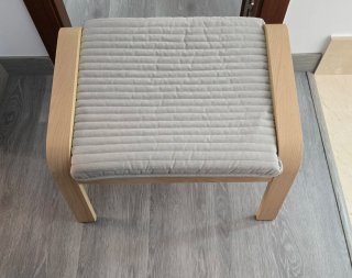 Sillón de lactancia con reposapiés