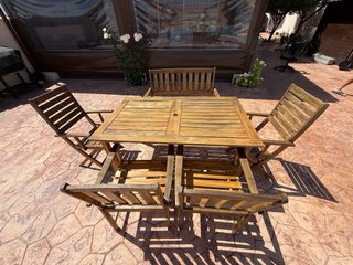 Conjunto mesa y sillas de jardín madera
