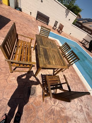 Conjunto mesa y sillas de jardín madera