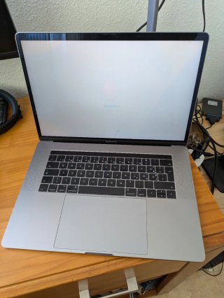 MacBook Pro 15” 2017 16GB RAM Radeon Pro 560