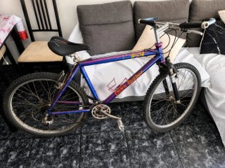 Bicicleta R-04 Black Leather