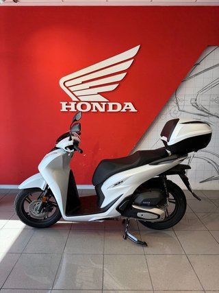 HONDA SH125I SCOOPY SMART TOPBOX 2025 - NUEVA