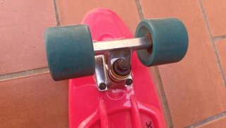 Monopatín rojo para niños