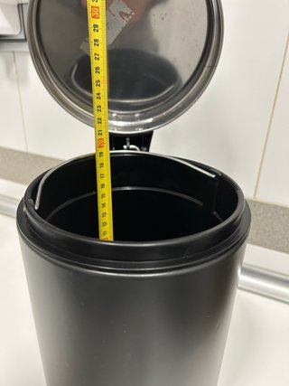 Cubo de basura Ikea negro y plateado